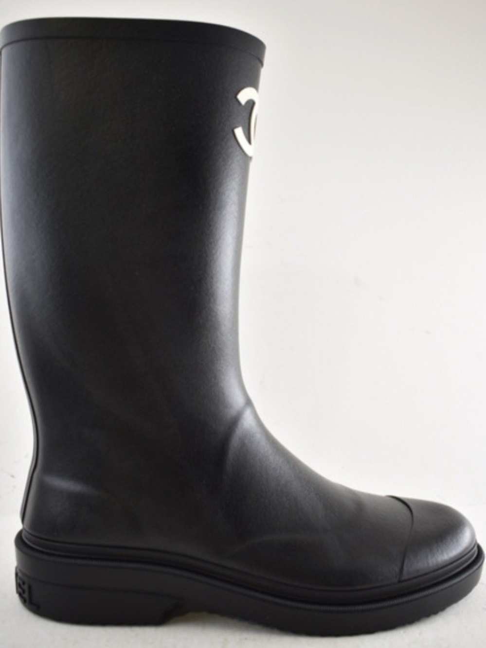 CHANEL Black Rain Boots with CC Logo - Picture 4 of 9